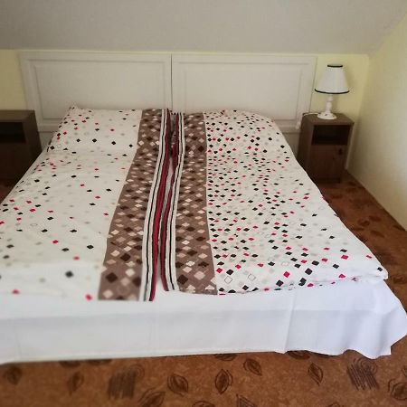 Relax Apartman Apartament Csopak Zewnętrze zdjęcie