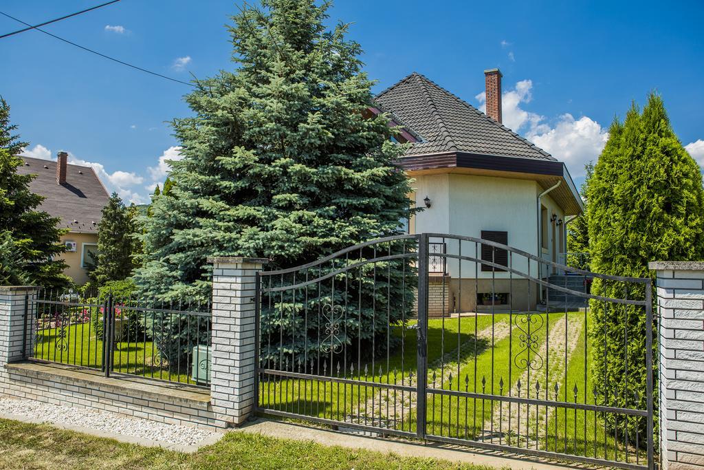 Relax Apartman Apartament Csopak Zewnętrze zdjęcie