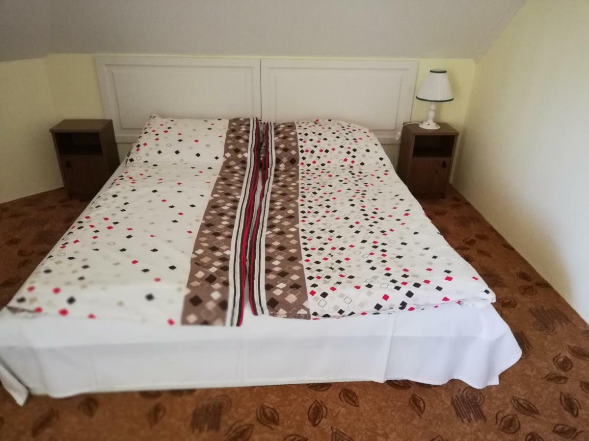 Relax Apartman Apartament Csopak Zewnętrze zdjęcie